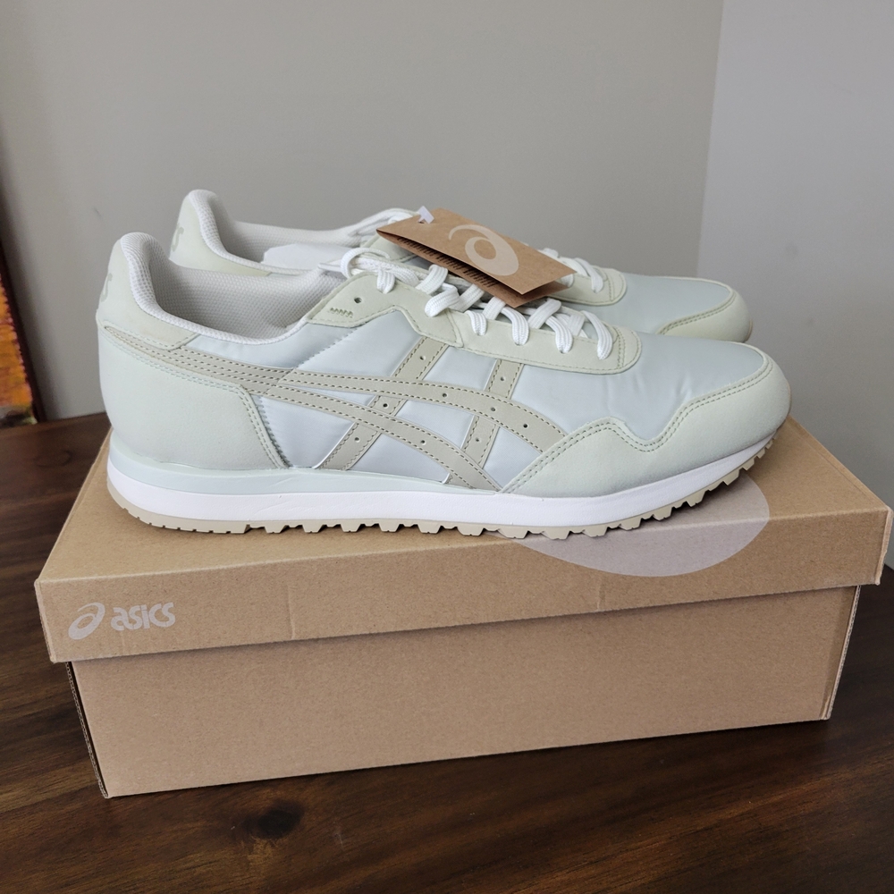 ASICS Men's Tiger Runner II Sneakers Lake Grey/Khaki. New With Tags And Box